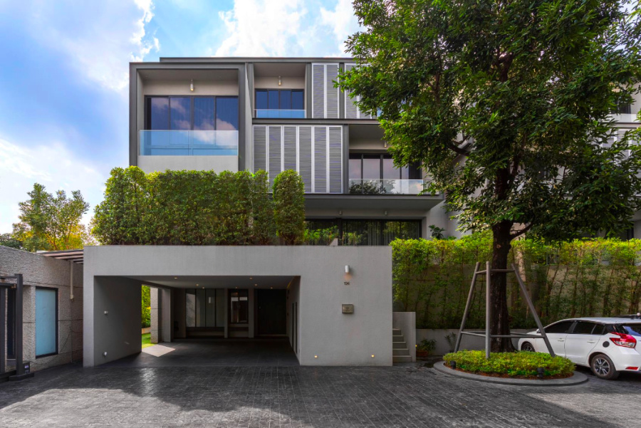Ekamai Private House | รับสร้างบ้าน กรุงเทพ Wide House